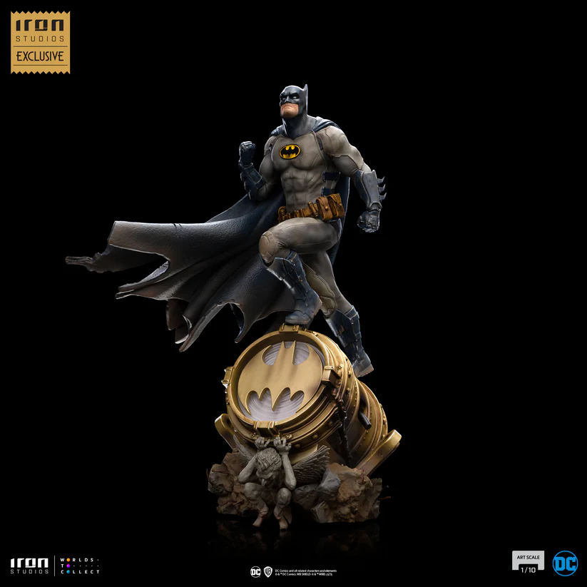 Batman Deluxe Statue